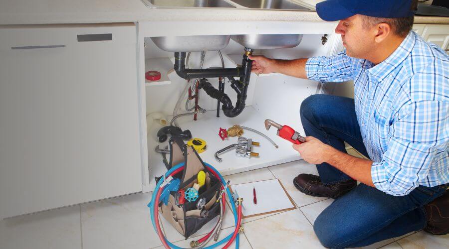 Local expert plumbing services in Lowpoint, IL